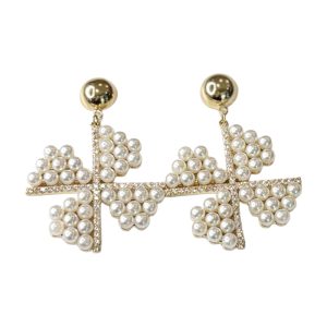 Cross pearls around