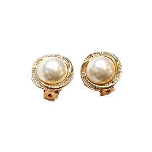 Pearl clip on style